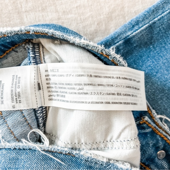 Abercrombie & Fitch The Ankle Straight Ultra High Rise, Size 27/4 - Picture 2 of 5